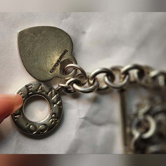This Tiffany & Co. heart tag toggle Retired necklace - Picture 6 of 6
